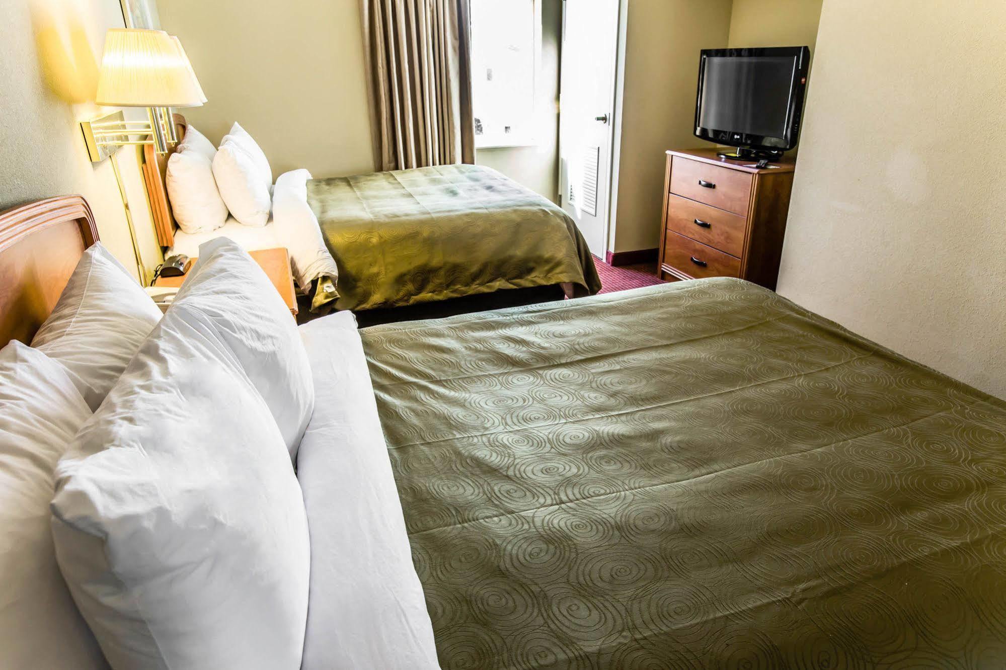 Mainstay Suites Wilmington - University Area Exteriér fotografie